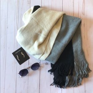 FabFitFun Bundle (Sunglasses, Scarf, Earrings)